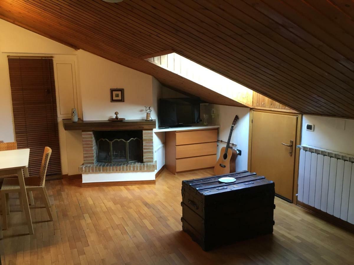 Happy House Apartamento Gubbio Exterior foto
