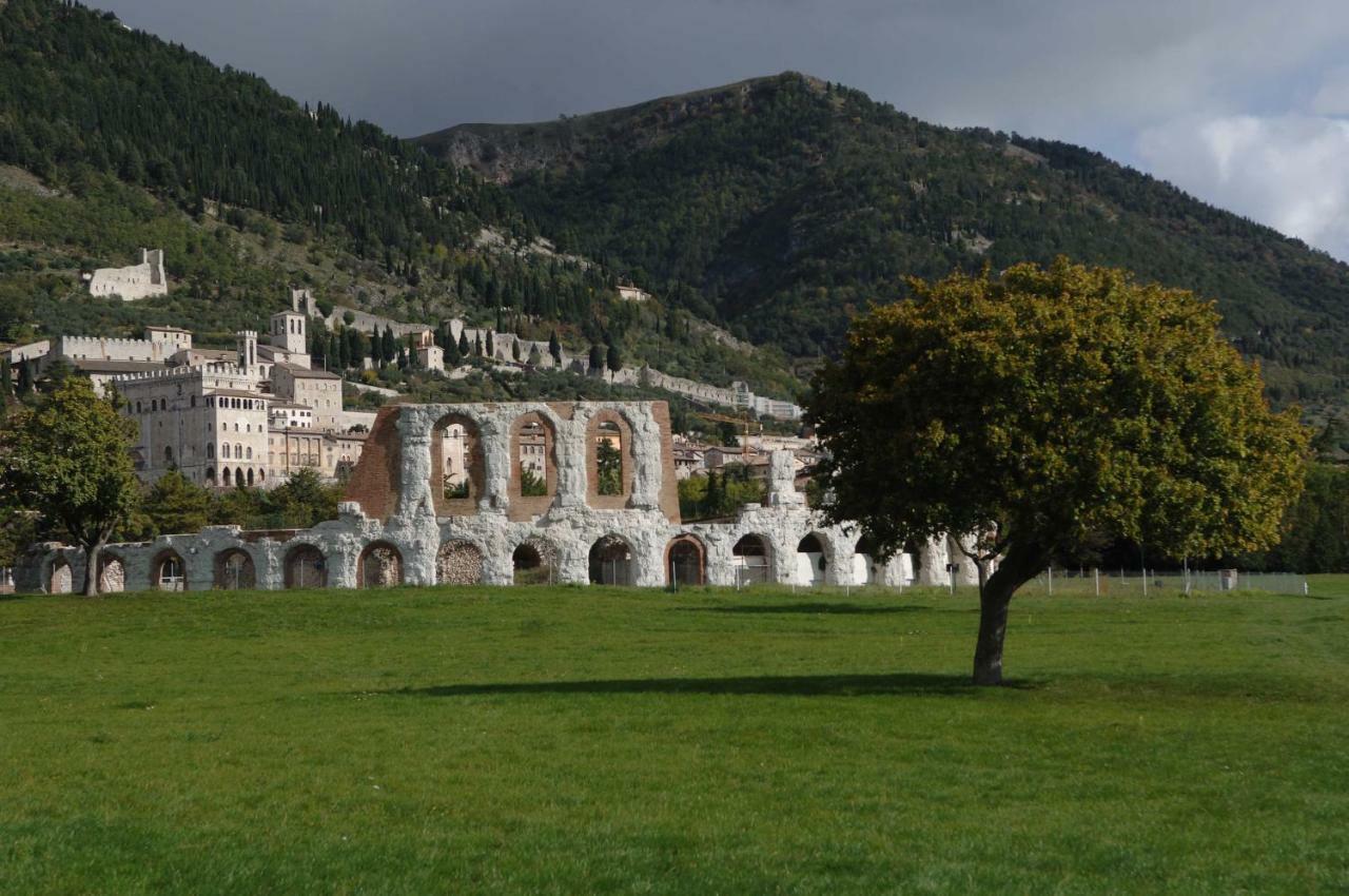 Happy House Apartamento Gubbio Exterior foto