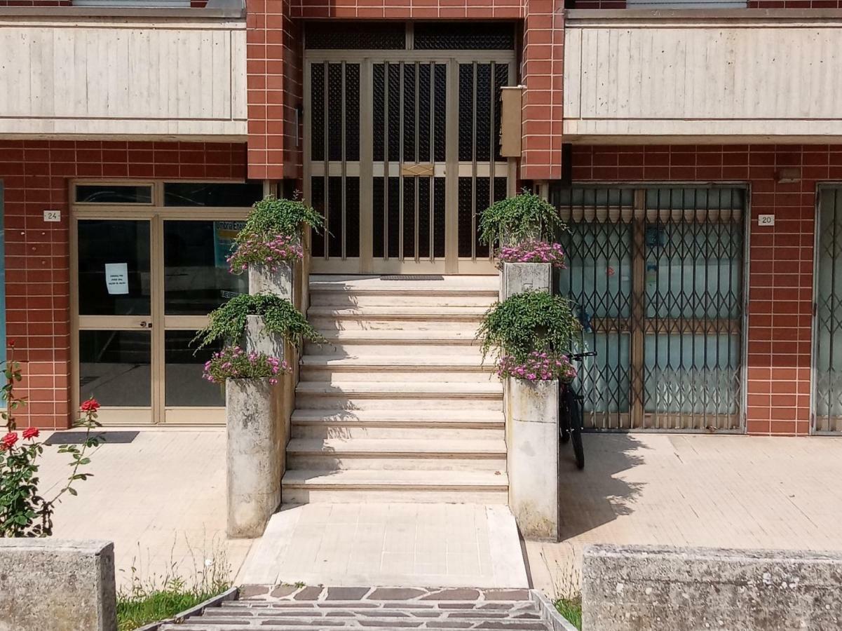 Happy House Apartamento Gubbio Exterior foto